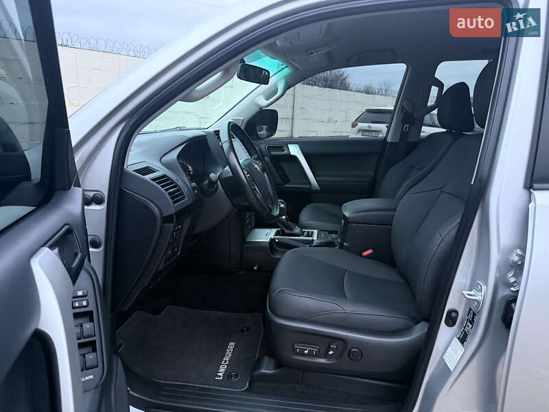 Внедорожник / Кроссовер Toyota Land Cruiser Prado 2021 в Днепре