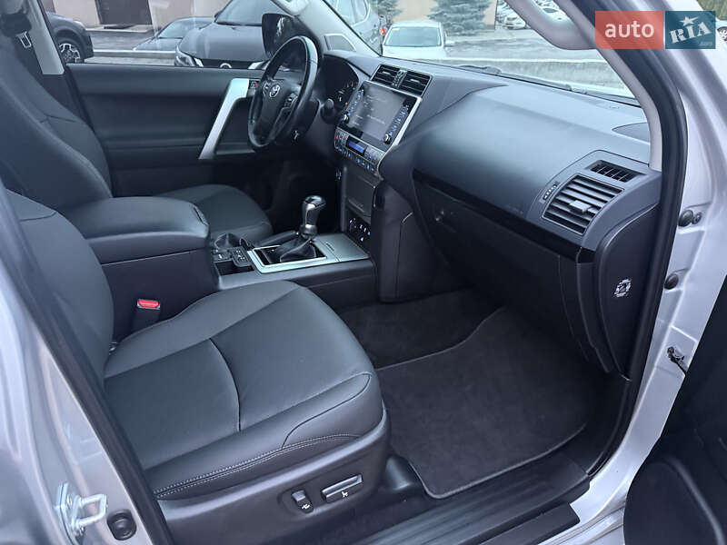 Внедорожник / Кроссовер Toyota Land Cruiser Prado 2021 в Днепре