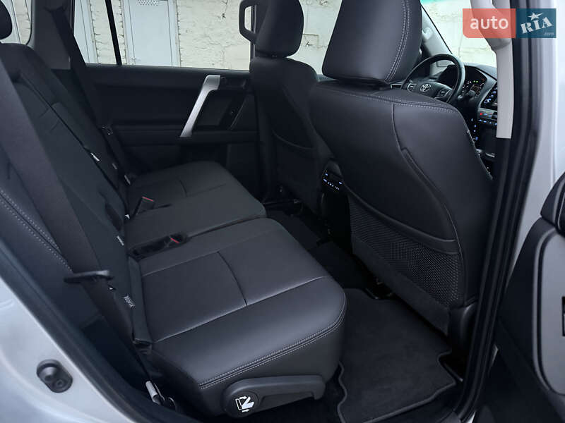 Внедорожник / Кроссовер Toyota Land Cruiser Prado 2021 в Днепре