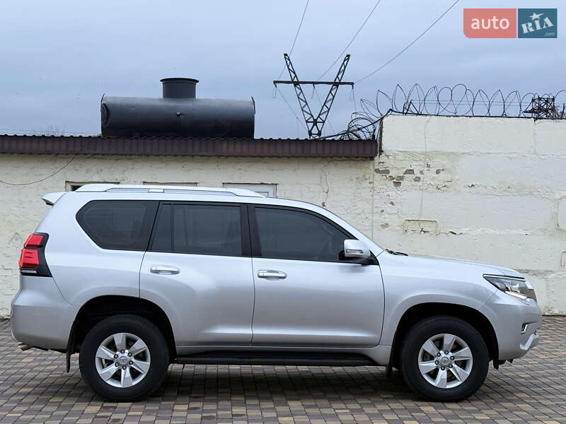 Внедорожник / Кроссовер Toyota Land Cruiser Prado 2021 в Днепре