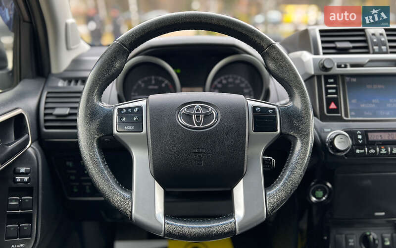 Внедорожник / Кроссовер Toyota Land Cruiser Prado 2013 в Львове