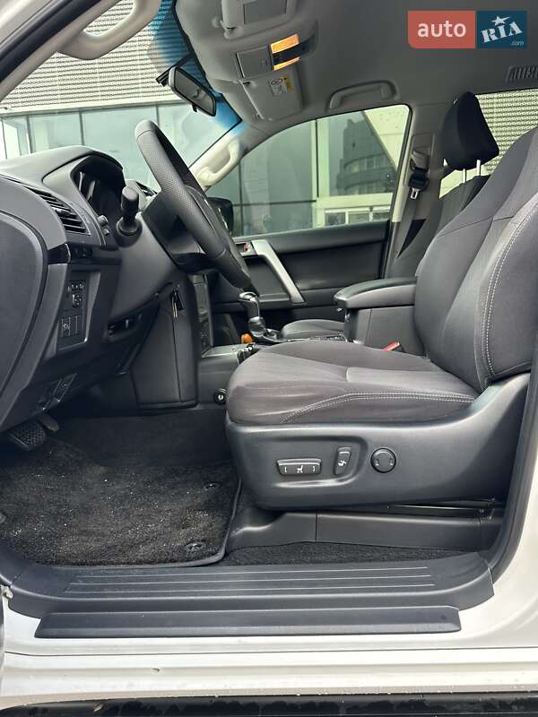 Внедорожник / Кроссовер Toyota Land Cruiser Prado 2018 в Киеве
