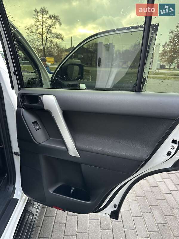 Внедорожник / Кроссовер Toyota Land Cruiser Prado 2018 в Киеве