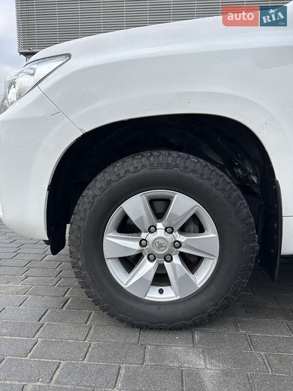 Внедорожник / Кроссовер Toyota Land Cruiser Prado 2018 в Киеве