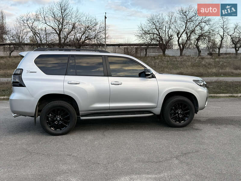 Внедорожник / Кроссовер Toyota Land Cruiser Prado 2021 в Новомосковске
