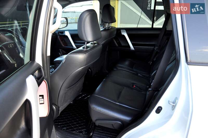 Внедорожник / Кроссовер Toyota Land Cruiser Prado 2016 в Львове фото 23 Внедорожник / Кроссовер Toyota Land Cruiser Prado 2016 в Львове