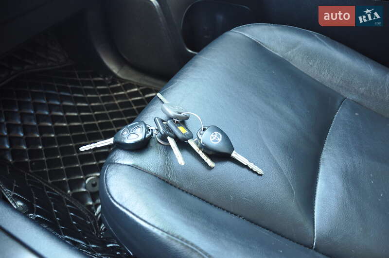 Внедорожник / Кроссовер Toyota Land Cruiser Prado 2016 в Львове фото 41 Внедорожник / Кроссовер Toyota Land Cruiser Prado 2016 в Львове