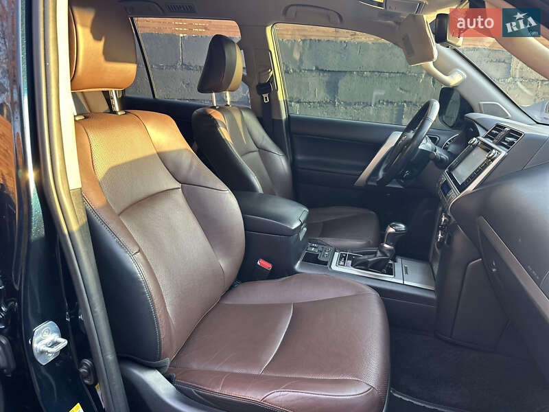 Внедорожник / Кроссовер Toyota Land Cruiser Prado 2018 в Киеве