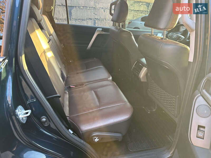 Внедорожник / Кроссовер Toyota Land Cruiser Prado 2018 в Киеве