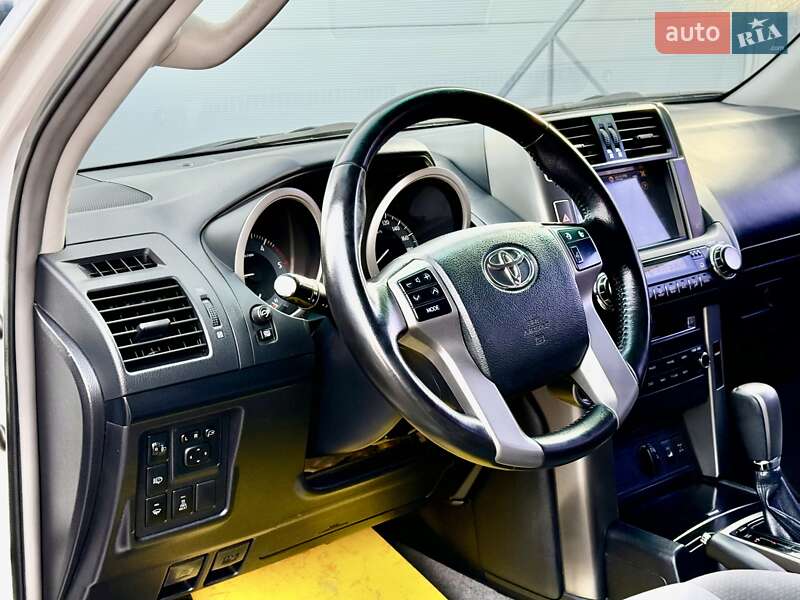 Внедорожник / Кроссовер Toyota Land Cruiser Prado 2013 в Киеве фото 33 Внедорожник / Кроссовер Toyota Land Cruiser Prado 2013 в Киеве
