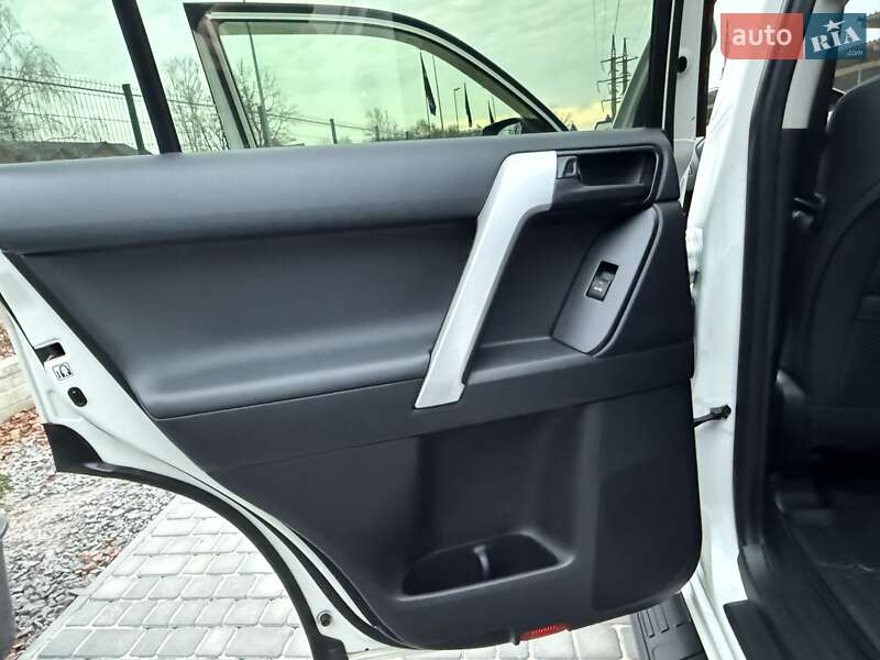 Внедорожник / Кроссовер Toyota Land Cruiser Prado 2019 в Виннице фото 66 Внедорожник / Кроссовер Toyota Land Cruiser Prado 2019 в Виннице