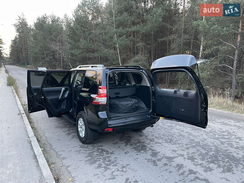 Внедорожник / Кроссовер Toyota Land Cruiser Prado 2017 в Киеве фото 6 Внедорожник / Кроссовер Toyota Land Cruiser Prado 2017 в Киеве