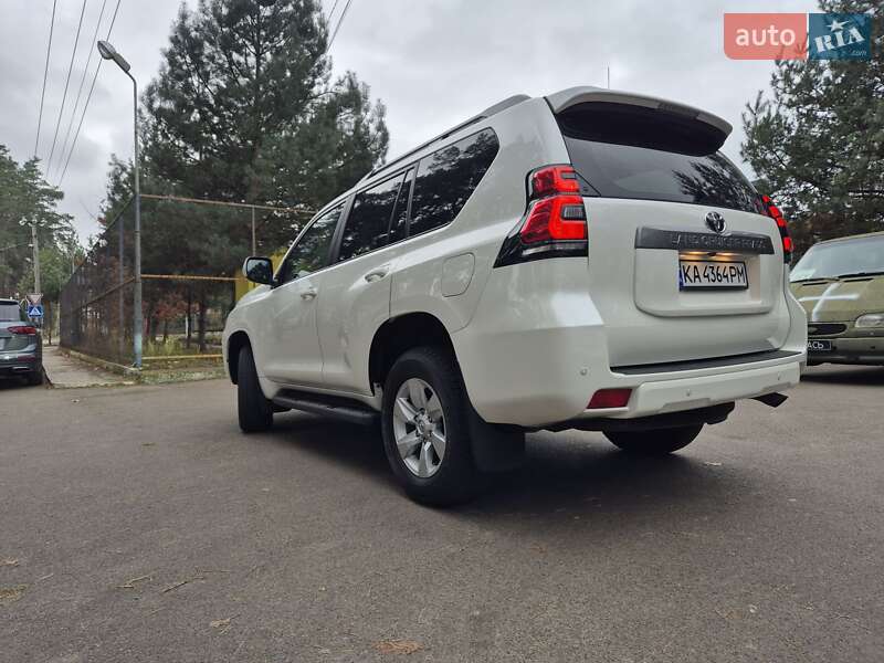 Внедорожник / Кроссовер Toyota Land Cruiser Prado 2018 в Киеве фото 6 Внедорожник / Кроссовер Toyota Land Cruiser Prado 2018 в Киеве