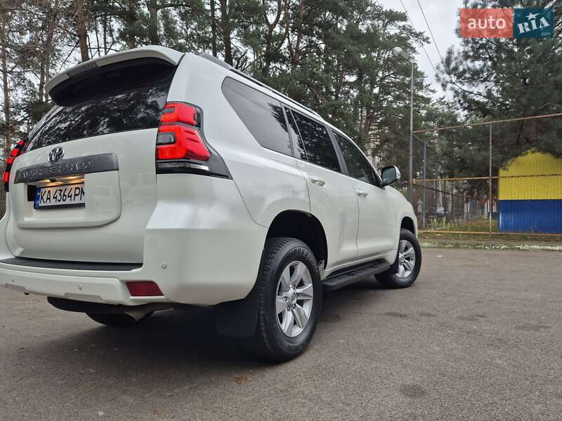 Внедорожник / Кроссовер Toyota Land Cruiser Prado 2018 в Киеве фото 5 Внедорожник / Кроссовер Toyota Land Cruiser Prado 2018 в Киеве
