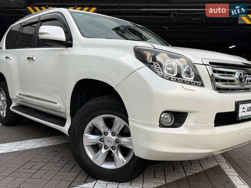 Внедорожник / Кроссовер Toyota Land Cruiser Prado 2012 в Киеве