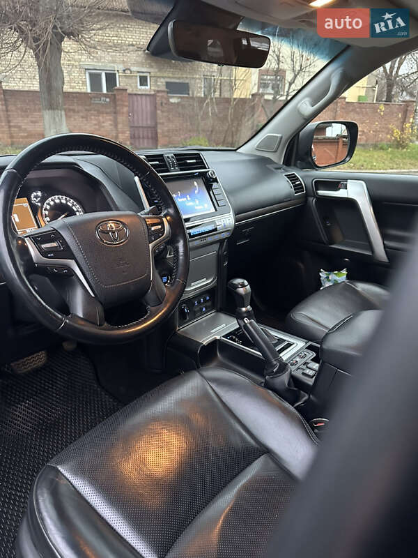 Внедорожник / Кроссовер Toyota Land Cruiser Prado 2019 в Киеве фото 8 Внедорожник / Кроссовер Toyota Land Cruiser Prado 2019 в Киеве