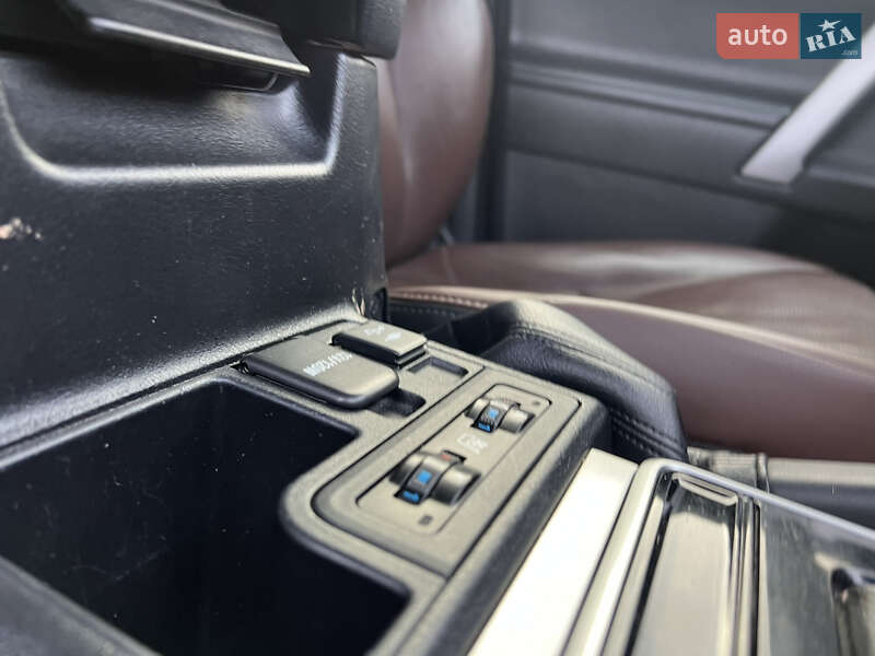 Внедорожник / Кроссовер Toyota Land Cruiser Prado 2020 в Днепре фото 29 Внедорожник / Кроссовер Toyota Land Cruiser Prado 2020 в Днепре