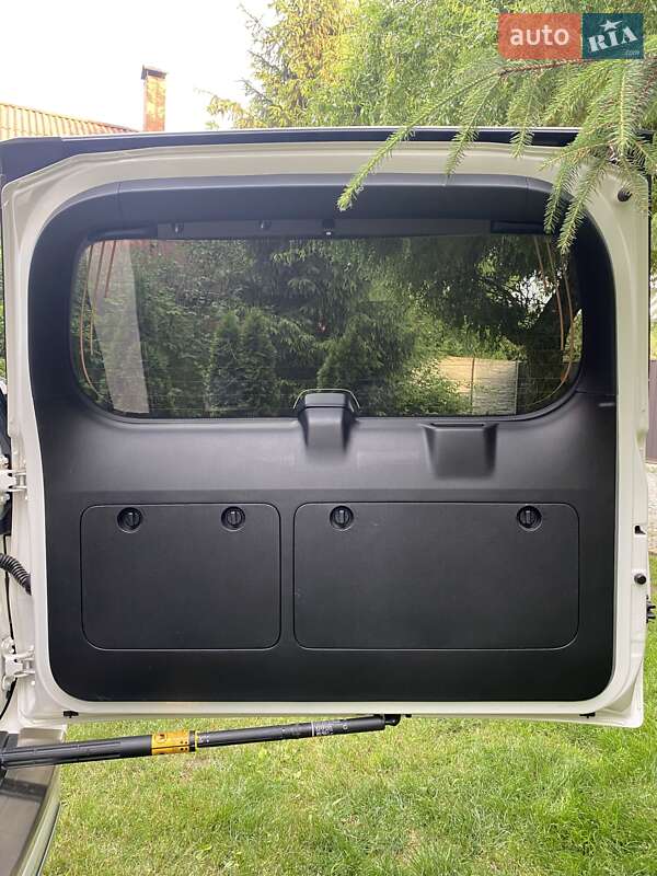 Позашляховик / Кросовер Toyota Land Cruiser Prado 2021 в Києві фото 13 Позашляховик / Кросовер Toyota Land Cruiser Prado 2021 в Києві