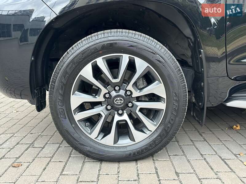 Позашляховик / Кросовер Toyota Land Cruiser Prado 2022 в Києві