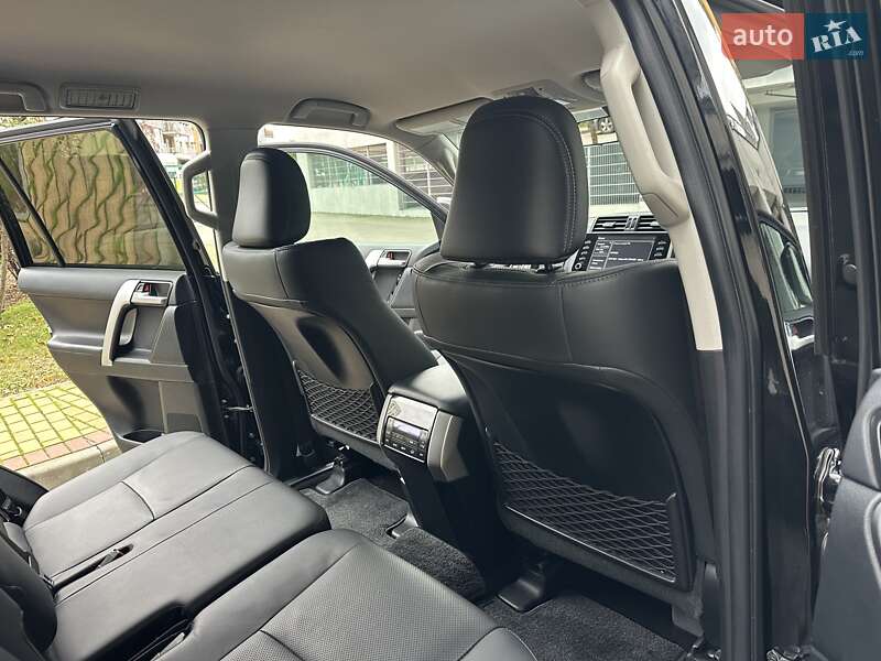 Позашляховик / Кросовер Toyota Land Cruiser Prado 2022 в Києві