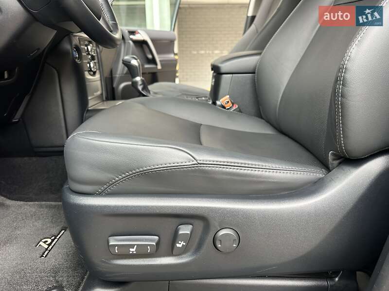 Позашляховик / Кросовер Toyota Land Cruiser Prado 2022 в Києві