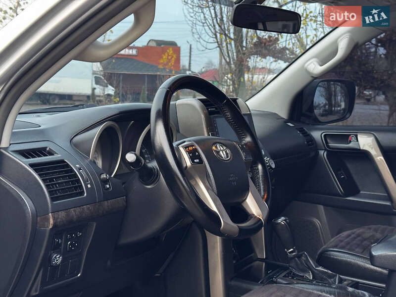 Внедорожник / Кроссовер Toyota Land Cruiser Prado 2010 в Ахтырке