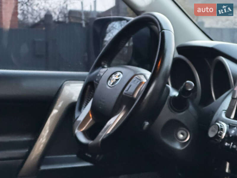 Внедорожник / Кроссовер Toyota Land Cruiser Prado 2010 в Ахтырке