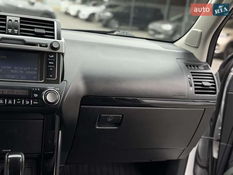 Позашляховик / Кросовер Toyota Land Cruiser Prado 2017 в Вінниці