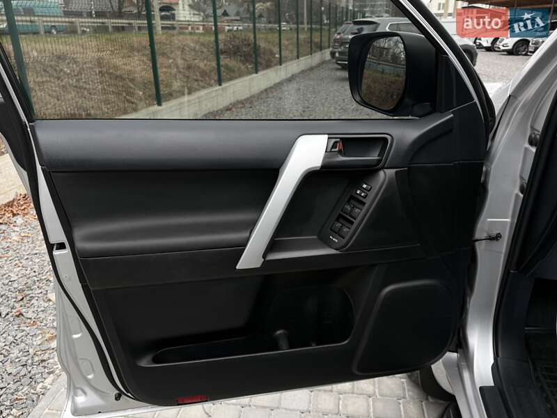 Позашляховик / Кросовер Toyota Land Cruiser Prado 2017 в Вінниці