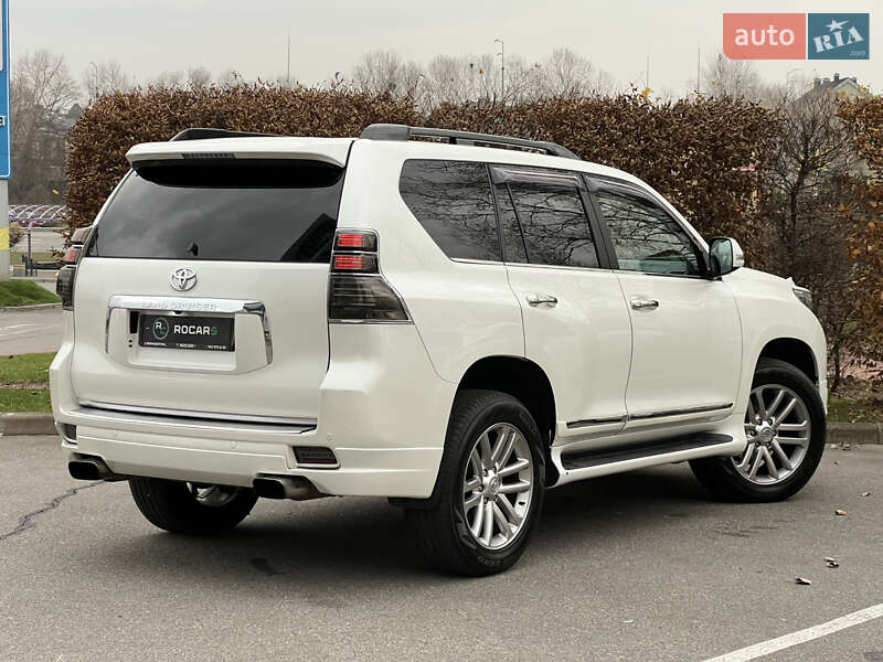 Внедорожник / Кроссовер Toyota Land Cruiser Prado 2010 в Киеве