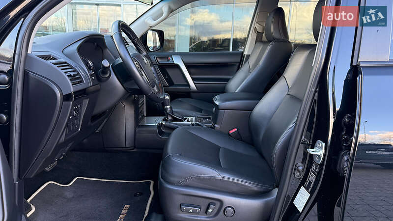 Внедорожник / Кроссовер Toyota Land Cruiser Prado 2023 в Ровно