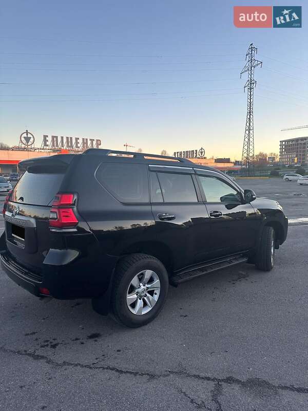 Позашляховик / Кросовер Toyota Land Cruiser Prado 2019 в Ужгороді