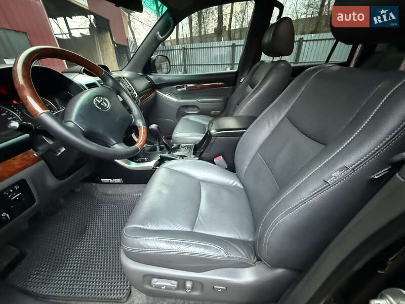 Внедорожник / Кроссовер Toyota Land Cruiser Prado 2007 в Ладыжине