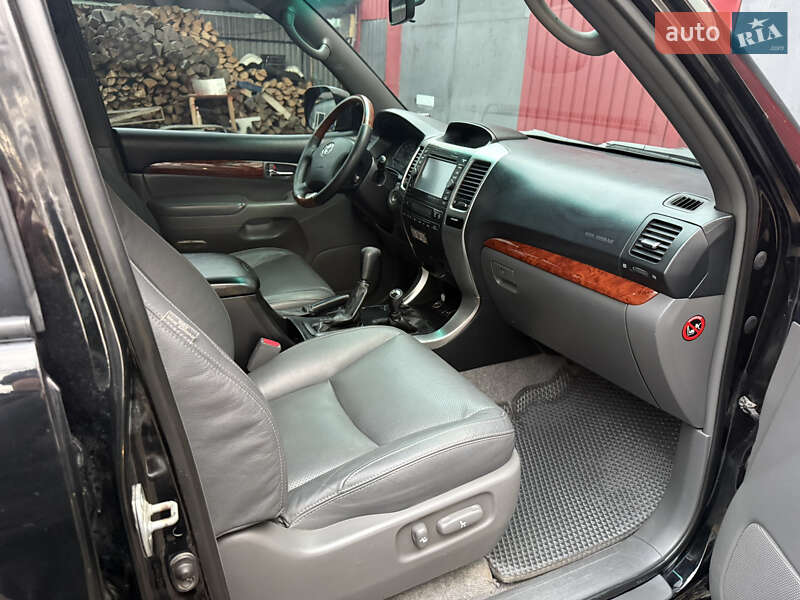 Внедорожник / Кроссовер Toyota Land Cruiser Prado 2007 в Ладыжине