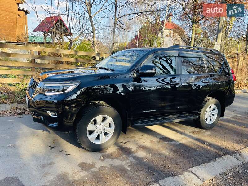 Внедорожник / Кроссовер Toyota Land Cruiser Prado 2019 в Киеве фото 3 Внедорожник / Кроссовер Toyota Land Cruiser Prado 2019 в Киеве