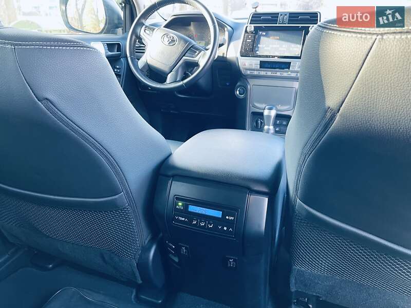 Внедорожник / Кроссовер Toyota Land Cruiser Prado 2019 в Киеве фото 12 Внедорожник / Кроссовер Toyota Land Cruiser Prado 2019 в Киеве