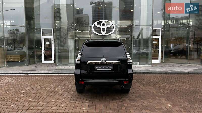 Позашляховик / Кросовер Toyota Land Cruiser Prado 2022 в Києві