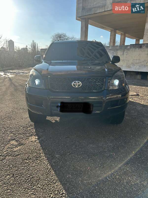 Внедорожник / Кроссовер Toyota Land Cruiser Prado 2005 в Киеве