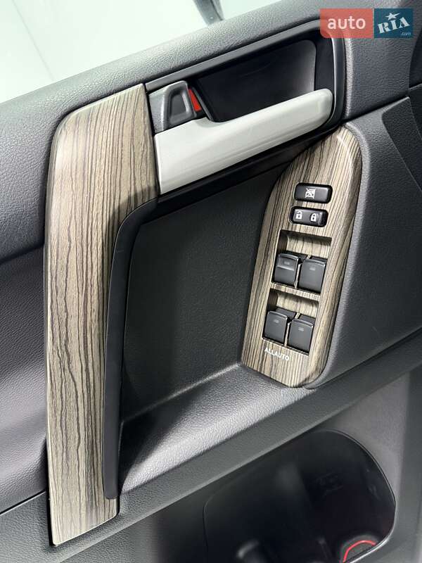 Внедорожник / Кроссовер Toyota Land Cruiser Prado 2020 в Одессе