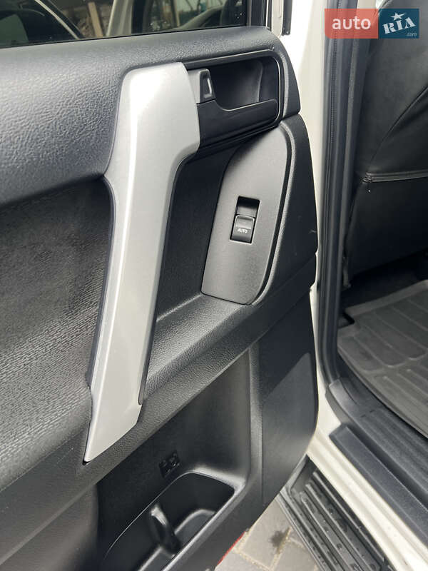 Внедорожник / Кроссовер Toyota Land Cruiser Prado 2019 в Запорожье