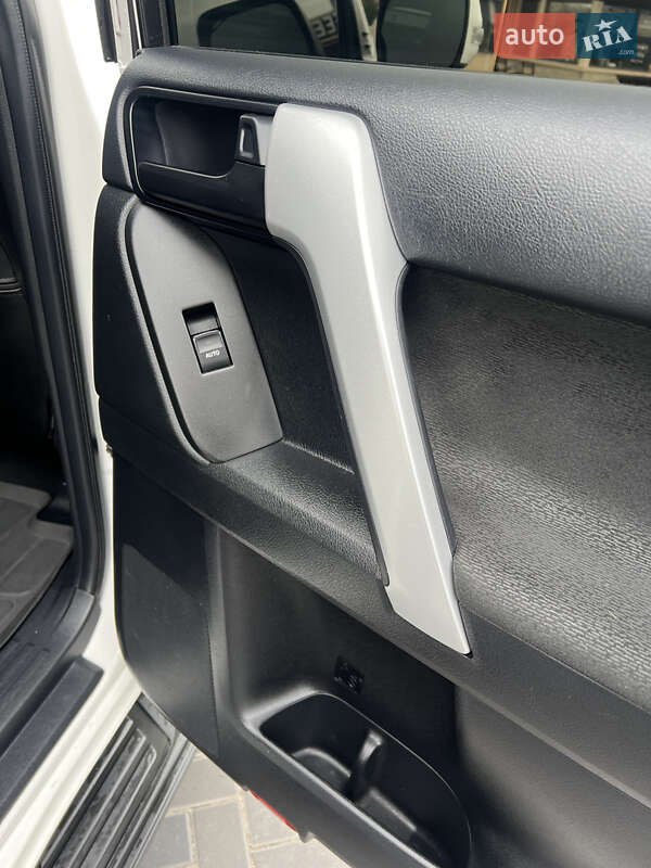 Внедорожник / Кроссовер Toyota Land Cruiser Prado 2019 в Запорожье