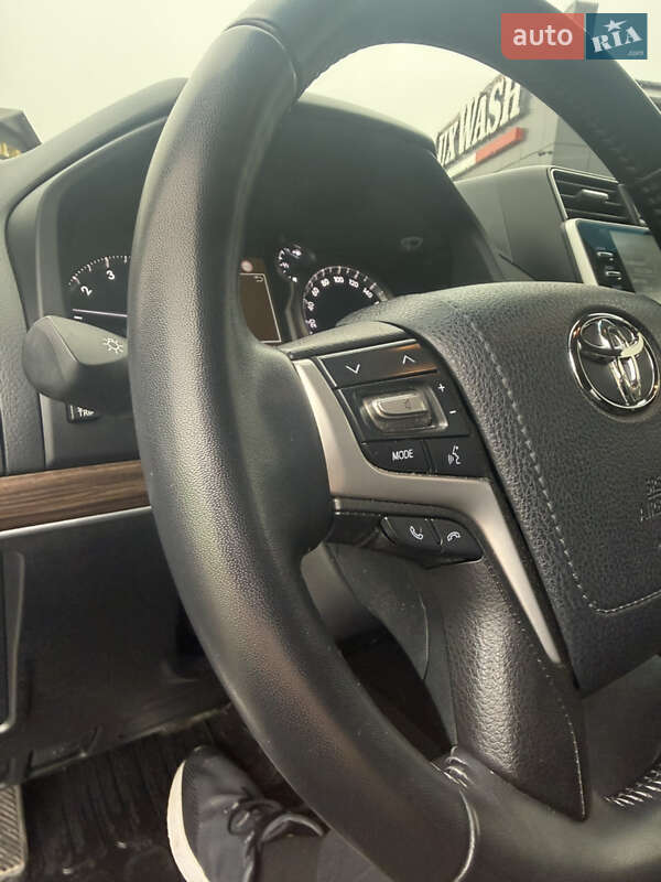 Внедорожник / Кроссовер Toyota Land Cruiser Prado 2022 в Тернополе фото 18 Внедорожник / Кроссовер Toyota Land Cruiser Prado 2022 в Тернополе