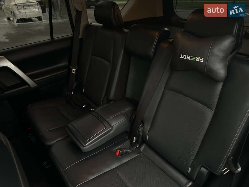 Позашляховик / Кросовер Toyota Land Cruiser Prado 2021 в Лубнах