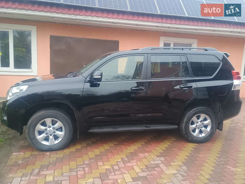 Внедорожник / Кроссовер Toyota Land Cruiser Prado 2013 в Ичне