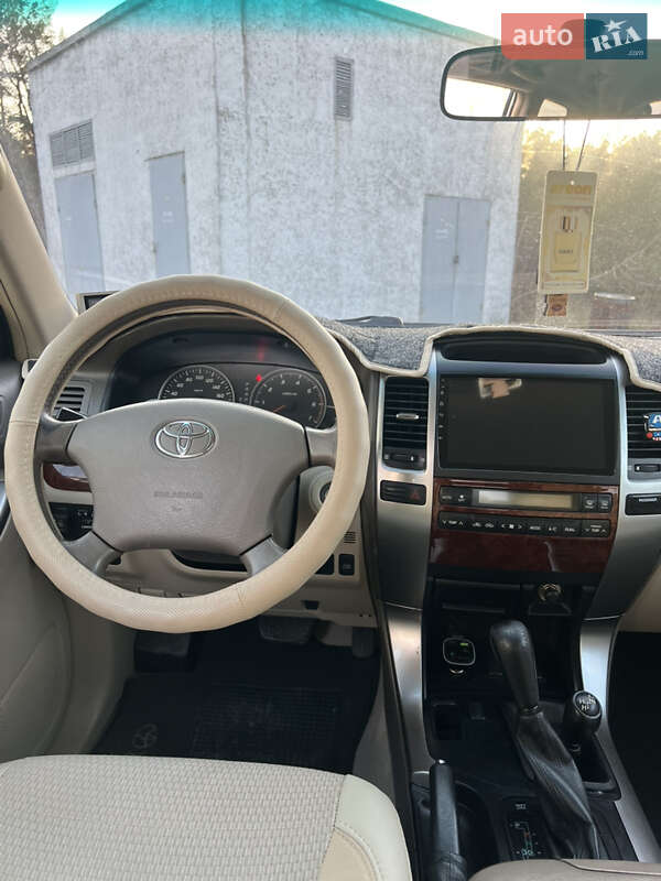 Внедорожник / Кроссовер Toyota Land Cruiser Prado 2004 в Каменском