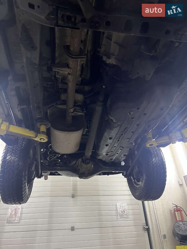 Внедорожник / Кроссовер Toyota Land Cruiser Prado 2004 в Каменском