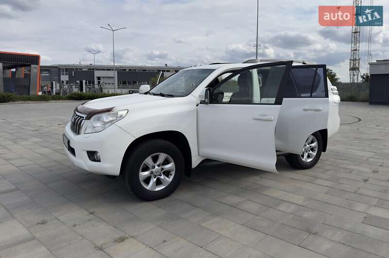 Внедорожник / Кроссовер Toyota Land Cruiser Prado 2012 в Харькове