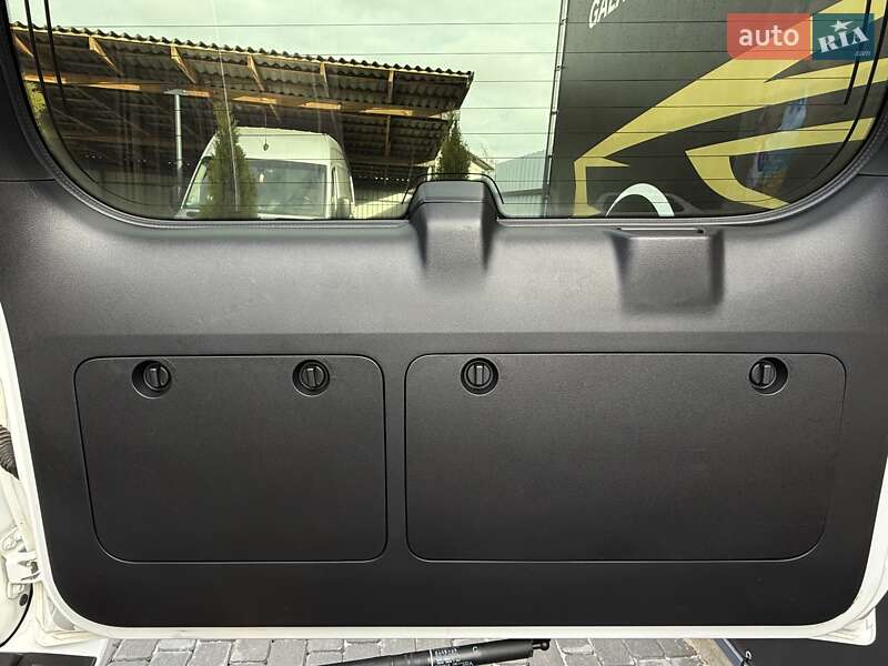 Внедорожник / Кроссовер Toyota Land Cruiser Prado 2019 в Виннице фото 62 Внедорожник / Кроссовер Toyota Land Cruiser Prado 2019 в Виннице