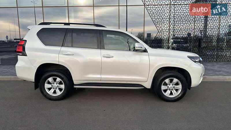 Позашляховик / Кросовер Toyota Land Cruiser Prado 2019 в Києві