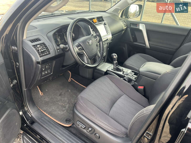 Позашляховик / Кросовер Toyota Land Cruiser Prado 2019 в Києві фото 9 Позашляховик / Кросовер Toyota Land Cruiser Prado 2019 в Києві
